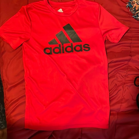 Medium youth adidas shirt - Picture 1 of 4